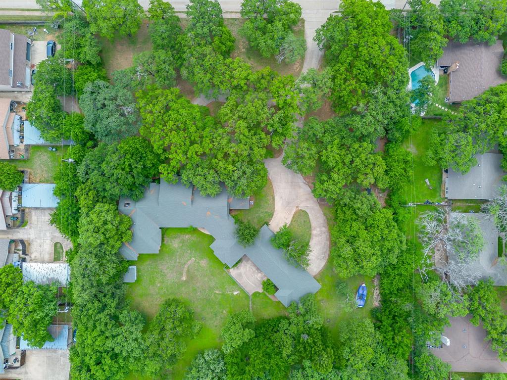 2215 California Lane