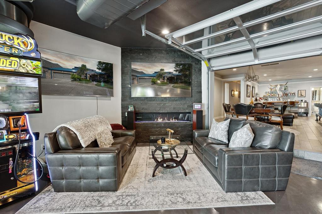 Lake Country Estates Add - Residential