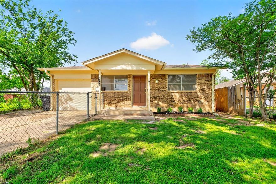 Welcome to 3712 Saint Louis Ave.! This charming three bedroom, two bath home in south Forth Worth is an incredible opportunity for a first-time homebuyer or savvy investors. Boasting excellent rental potential thanks to its desirable location, this property offers both comfort and convenience. Enjoy easy access to local amenities, vibrant city life, and major transportation routes. Whether you're looking to settle into your first home or expand your investment portfolio, this property is a must see!