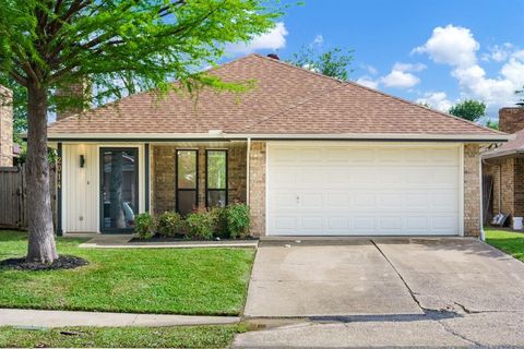 Photo of 2014 Chalfont Drive, Carrollton, TX 75007 (MLS # 21252570)