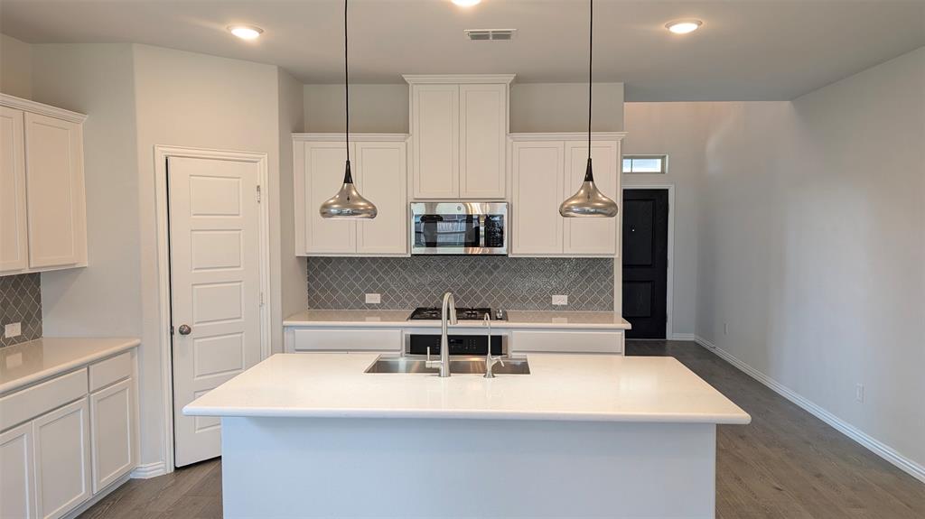 1116 Azure Lane