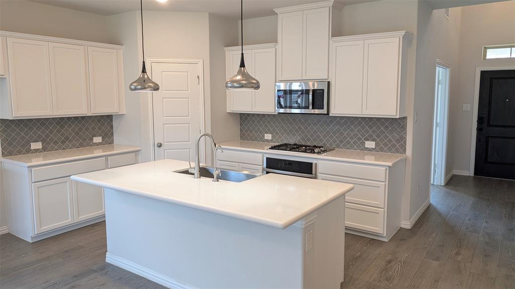 1116 Azure Lane