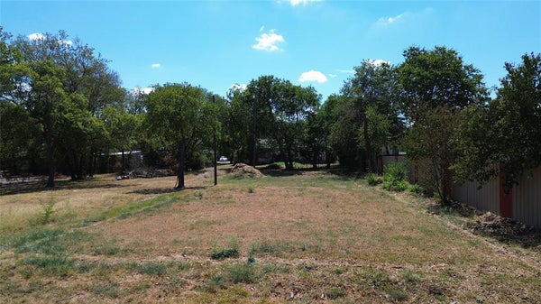 803 E MARTIN LUTHER KING DR, ENNIS, TX 75119 - Image 9b605a64ea00eb5a6fb4dd7638fac8d8/874459504