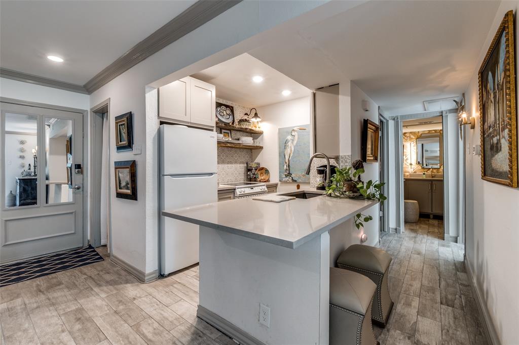 River Oaks Condos - Residential