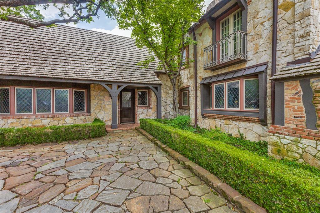 5106 Deloache Avenue