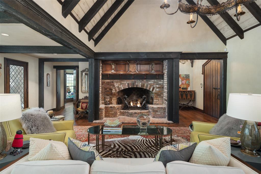 5106 Deloache Avenue