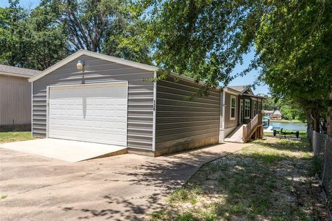 A home in Mabank