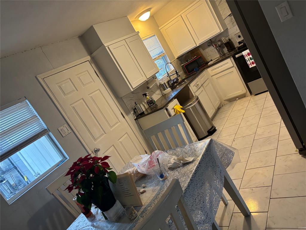 2605 Greenhurst Drive