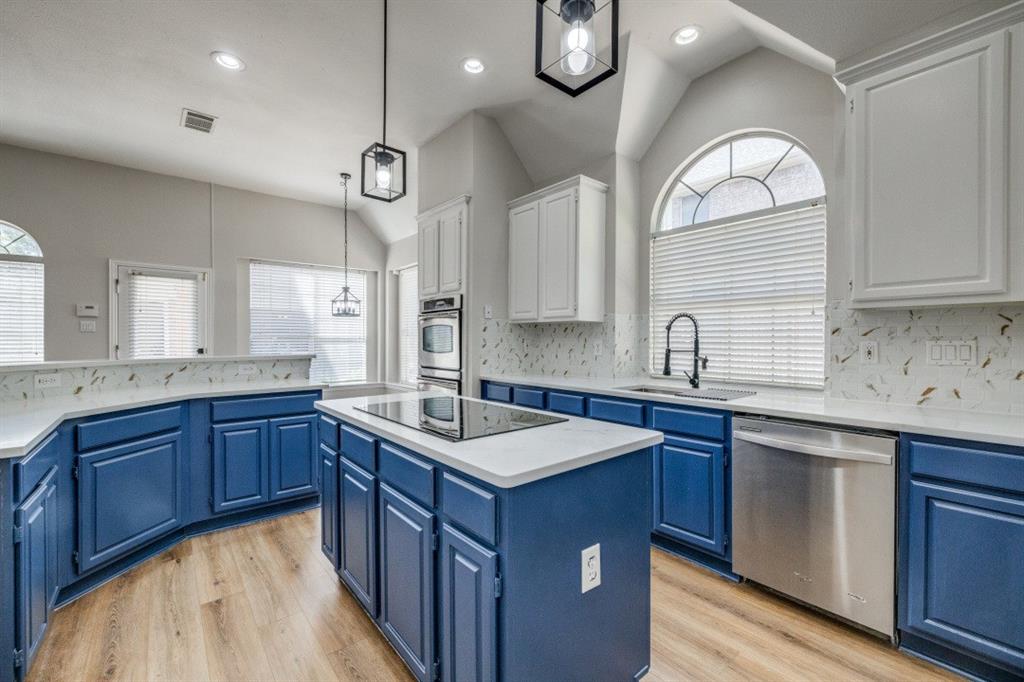 2300 Hunter Place Lane