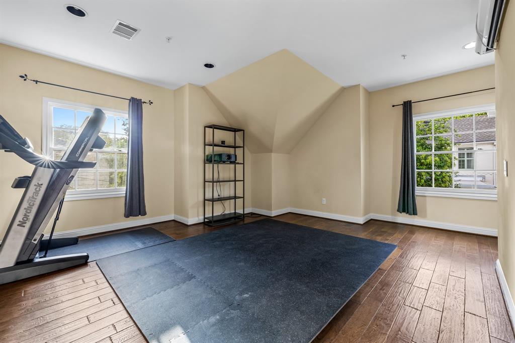 Highland Park West 08 Instl - Residential