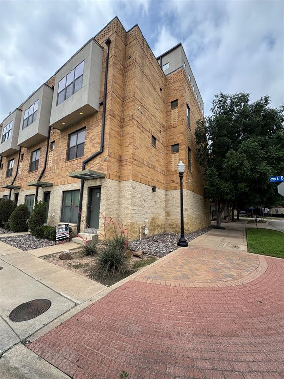 736 Skyline Bluff Court