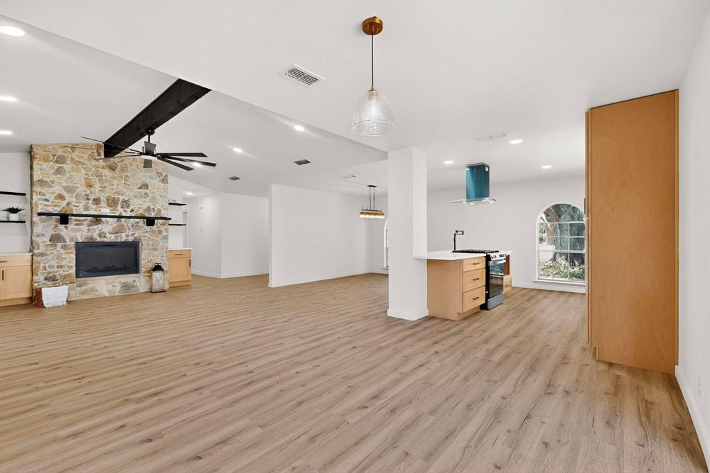 Colonial Estate #4 - Residential