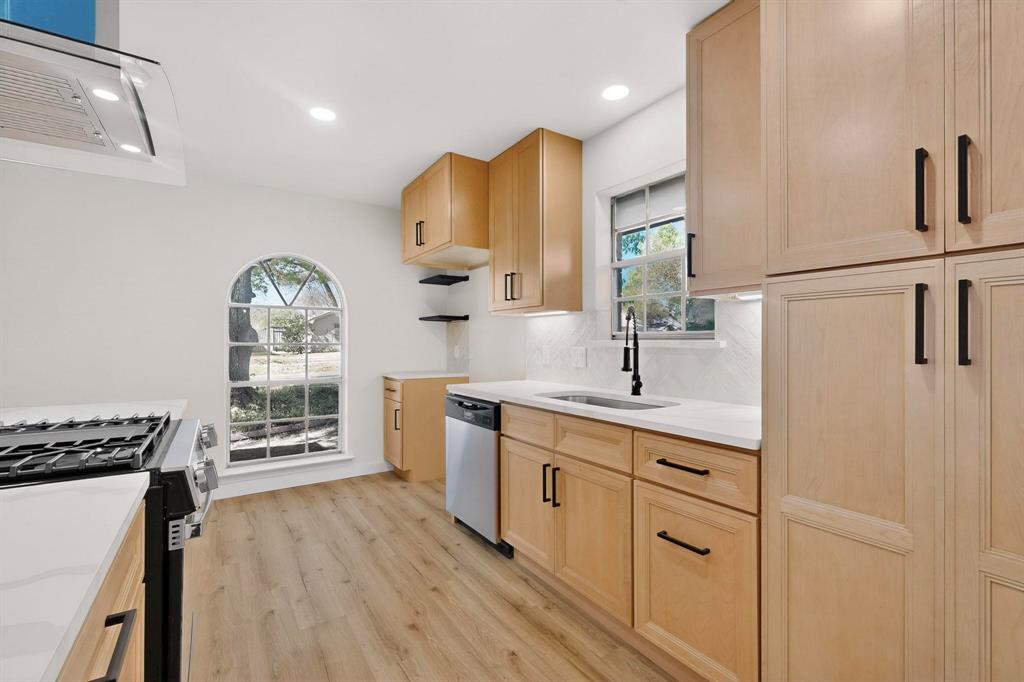 Colonial Estate #4 - Residential