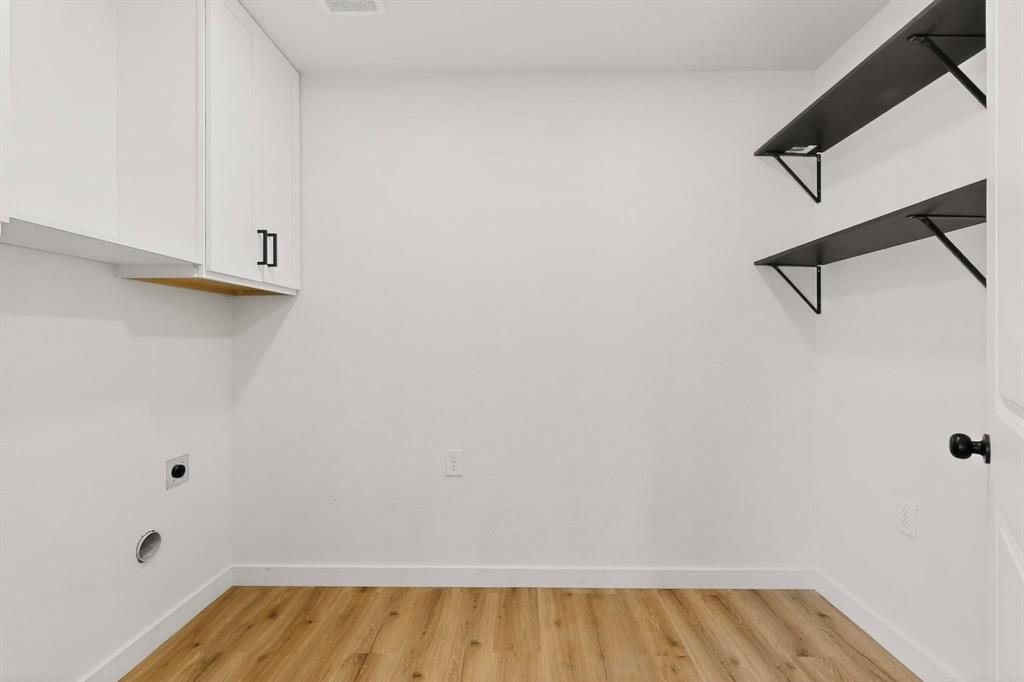 Colonial Estate #4 - Residential