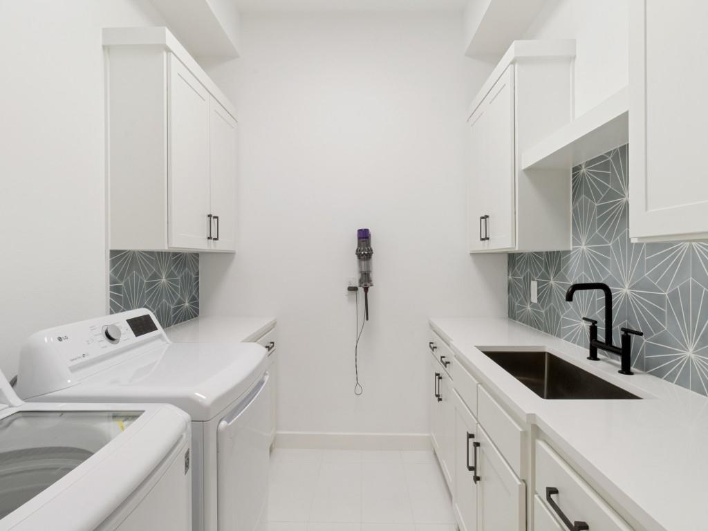 Williamsburg at Preston - Residential