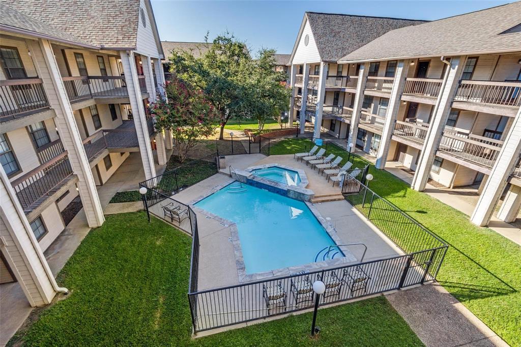 218 N Texas Boulevard 115