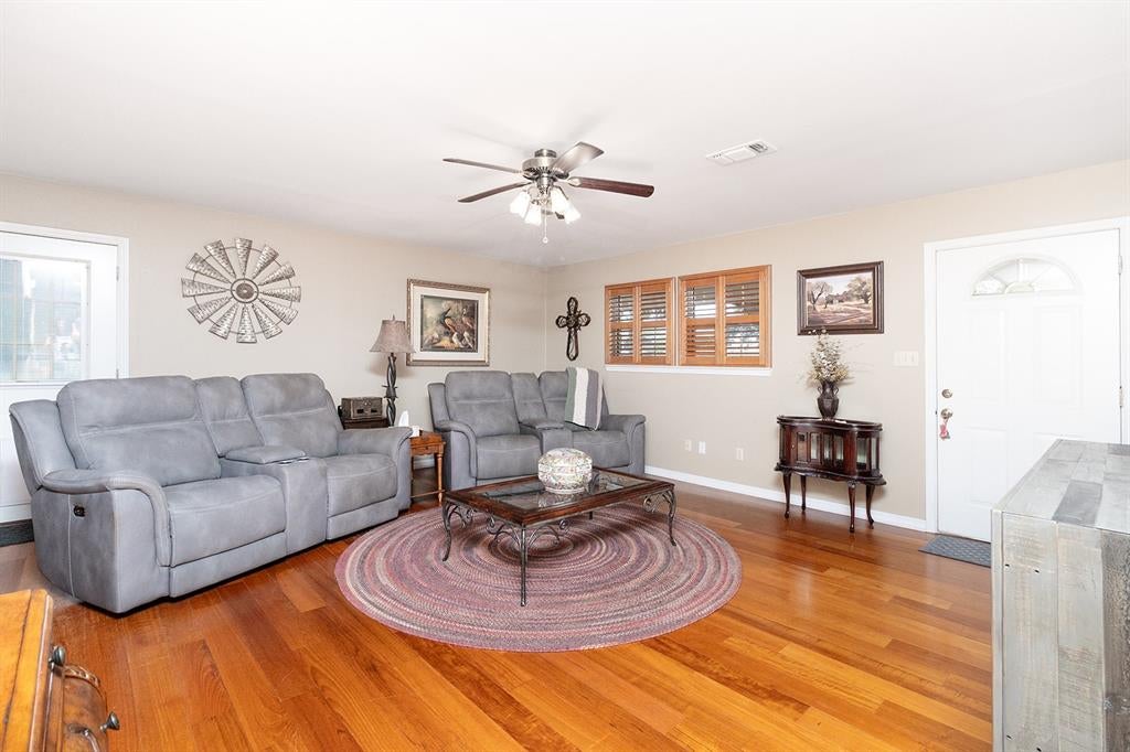 307 E Loop Drive