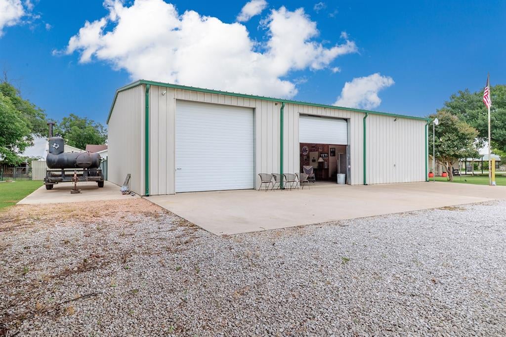 307 E Loop Drive