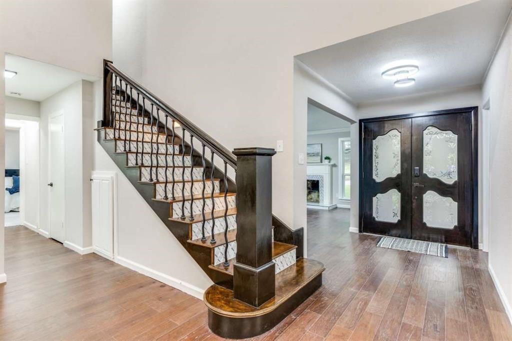 28 Mont Del Drive