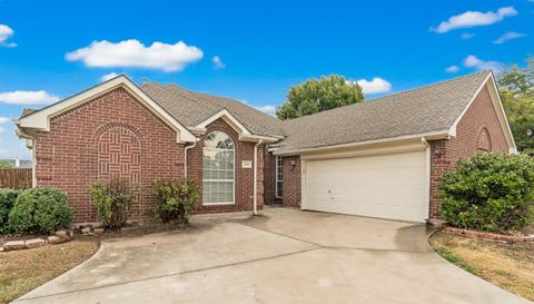 224 Brookhaven Drive Grand Prairie TX 75052