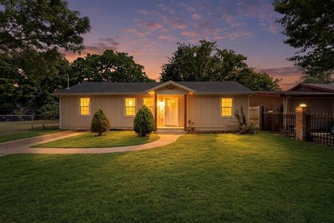 910 S Chatfield Street Ennis TX 75119