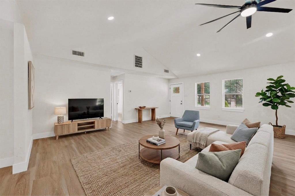 910 S Chatfield Street