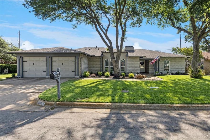 Horseshoe Streets of Prestonwood! RISD schools! Beautifully updated 4 bedroom, 2 and a half bathroom home featuring an efficient, well designed floor plan that maximizes both space and functionality. The kitchen with a large breakfast bar opens to both the living room and dining room. The spacious living room features a large fireplace and French doors that open to the impressive 400sf covered patio. The large primary suite includes two closets with organization galore, an ensuite designer bath with double sinks and oversized shower as well as access to the backyard patio. Secondary bedrooms are well-sized with great closet space and are serviced by a Jack & Jill bath. Don't miss the Community Park - a 7 acre neighborhood park that includes a pool, playground, basketball sport court, separate tennis court and walking paths! HOA dues are only $1200 per year.