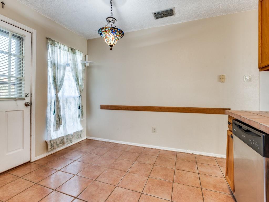 Euless, Texas 76039, United States, 2 Bedrooms Bedrooms, ,1 BathroomBathrooms,Residential,Active,208642