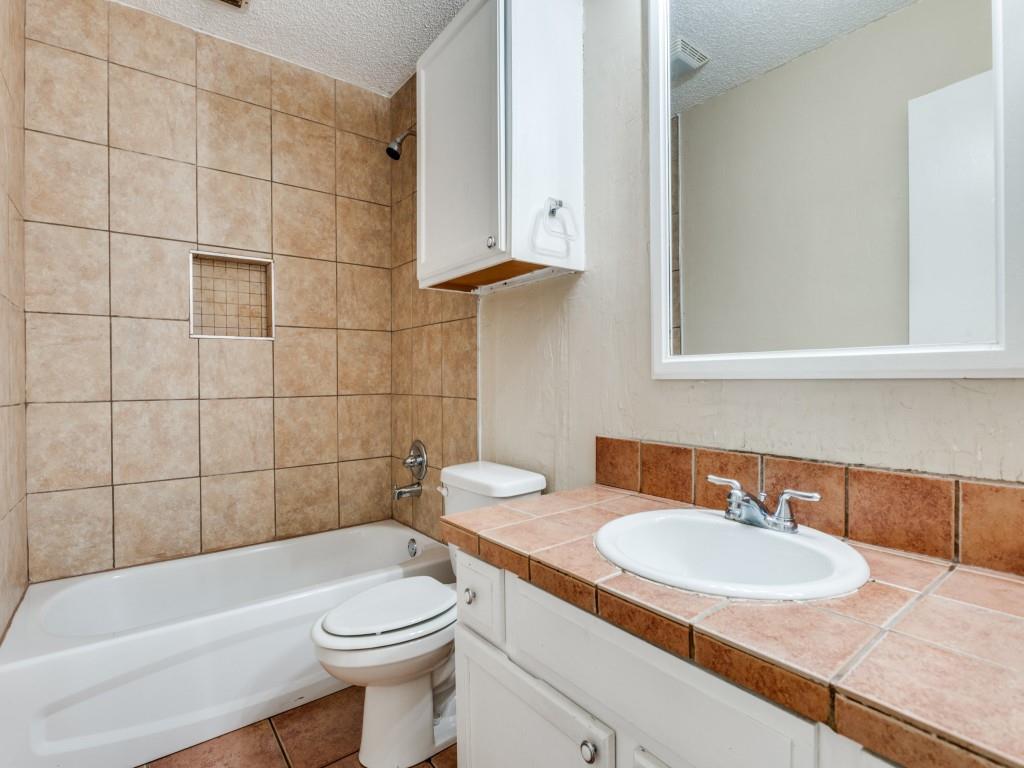 Euless, Texas 76039, United States, 2 Bedrooms Bedrooms, ,1 BathroomBathrooms,Residential,Active,208642