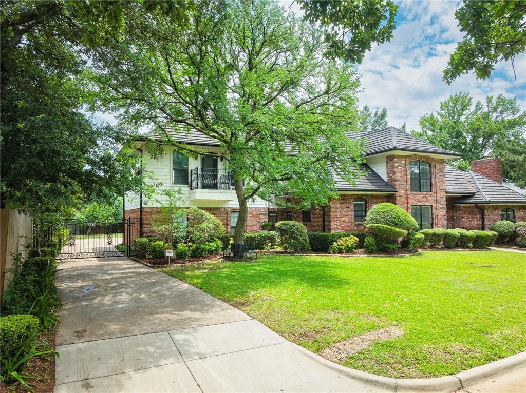 6004 Royaloak Drive