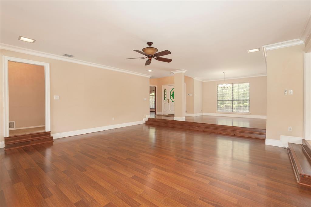 6004 Royaloak Drive