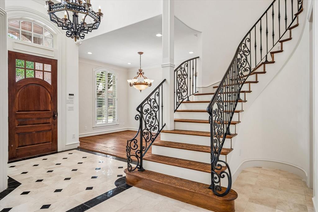 4709 Strait Lane