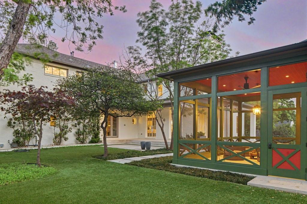 4636 Belclaire Avenue