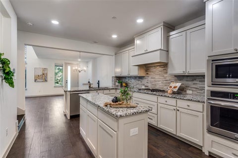 Photo of 1423 Lamb Drive, Plano, TX 75075 (MLS # 21420002)