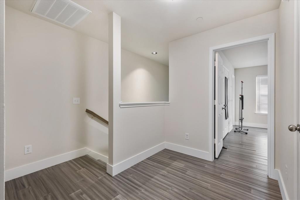 Pasquinellis Village On The Green - Residential