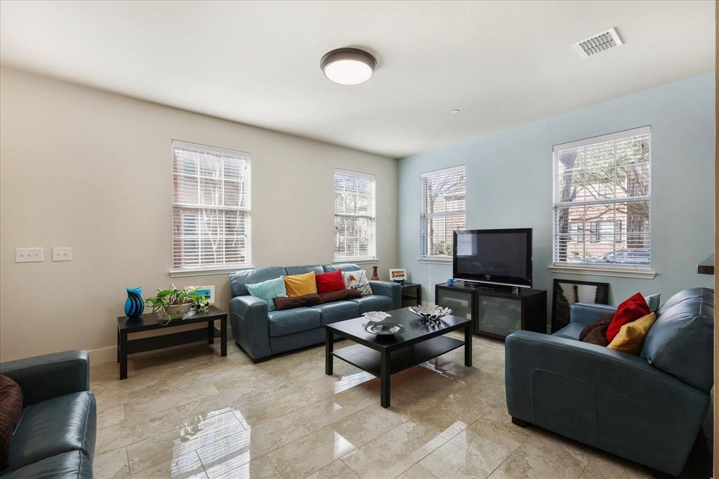 Pasquinellis Village On The Green - Residential