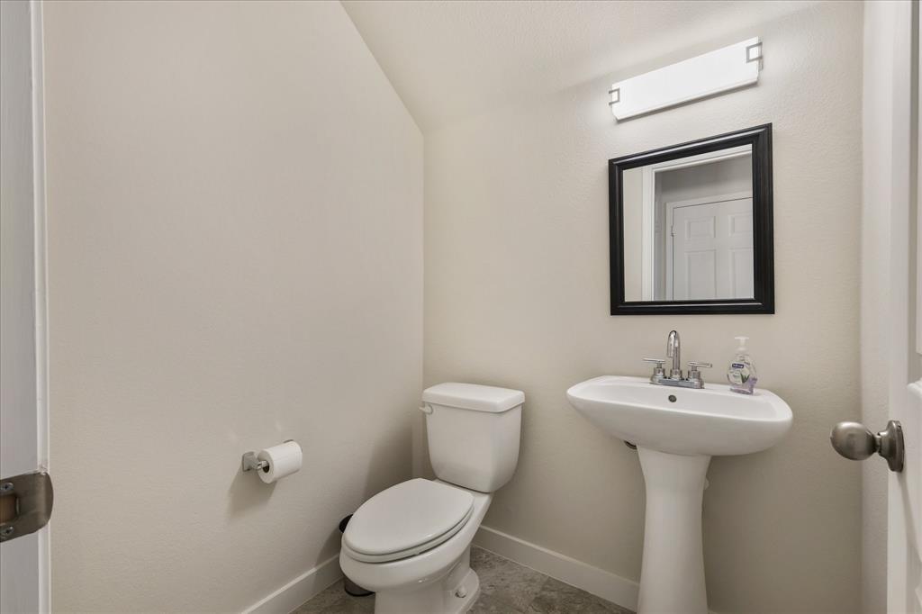 Pasquinellis Village On The Green - Residential