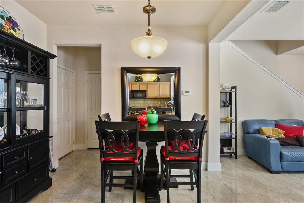 Pasquinellis Village On The Green - Residential