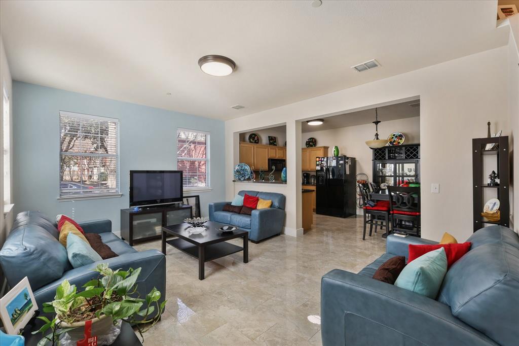 Pasquinellis Village On The Green - Residential