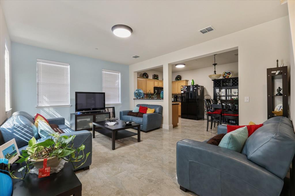 Pasquinellis Village On The Green - Residential