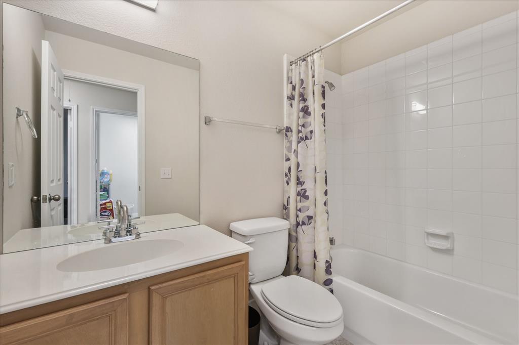 Pasquinellis Village On The Green - Residential