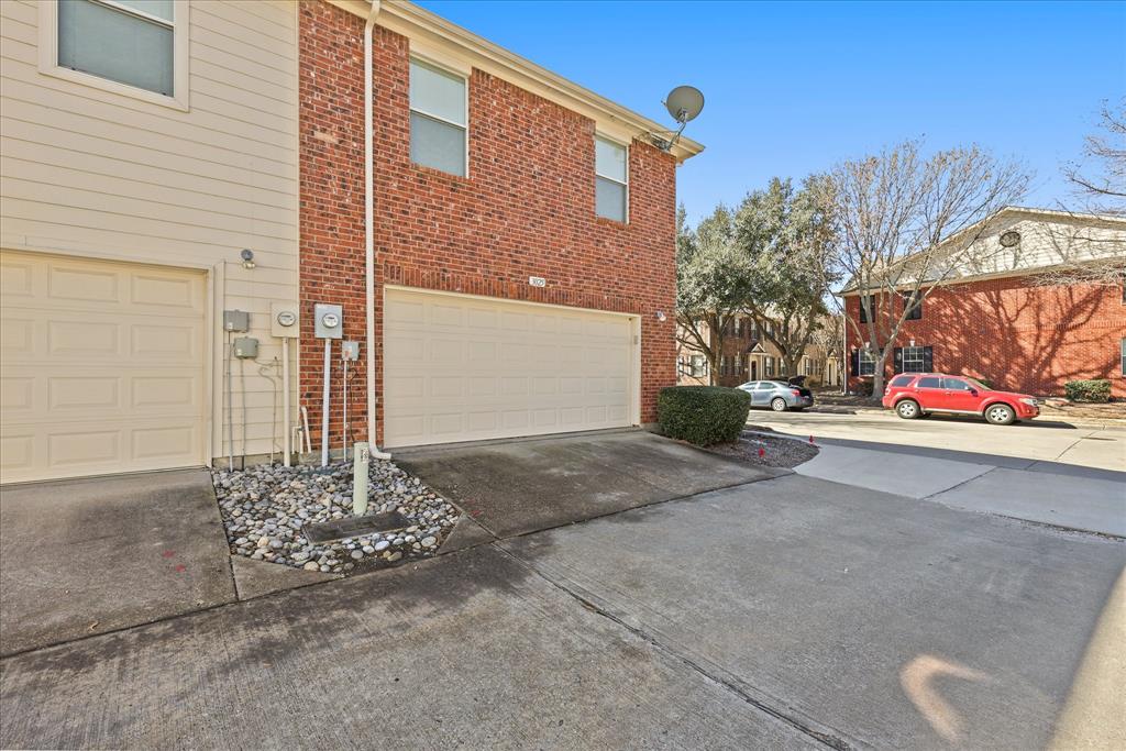 Pasquinellis Village On The Green - Residential