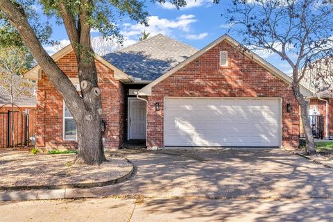 A home in Waxahachie