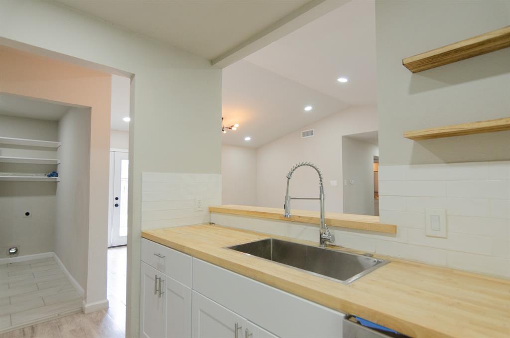 1712 Rocky Place Court