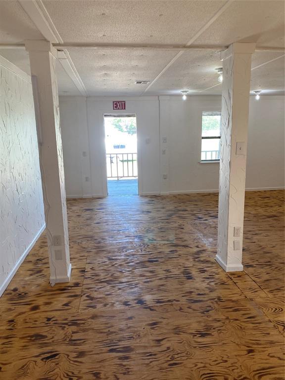 Laguna Park - Commercial Lease