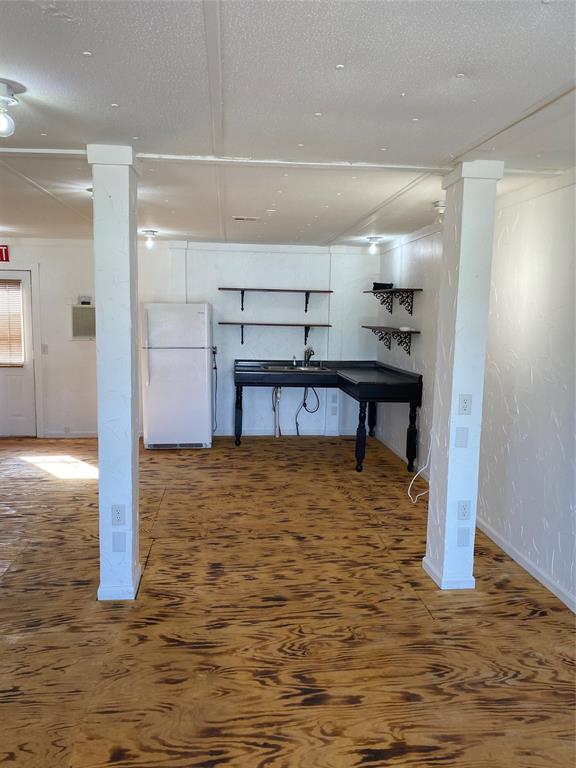 Laguna Park - Commercial Lease