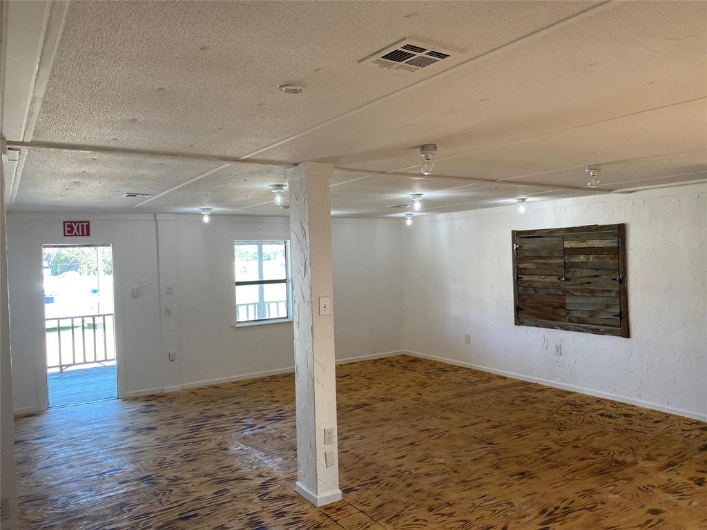 Laguna Park - Commercial Lease