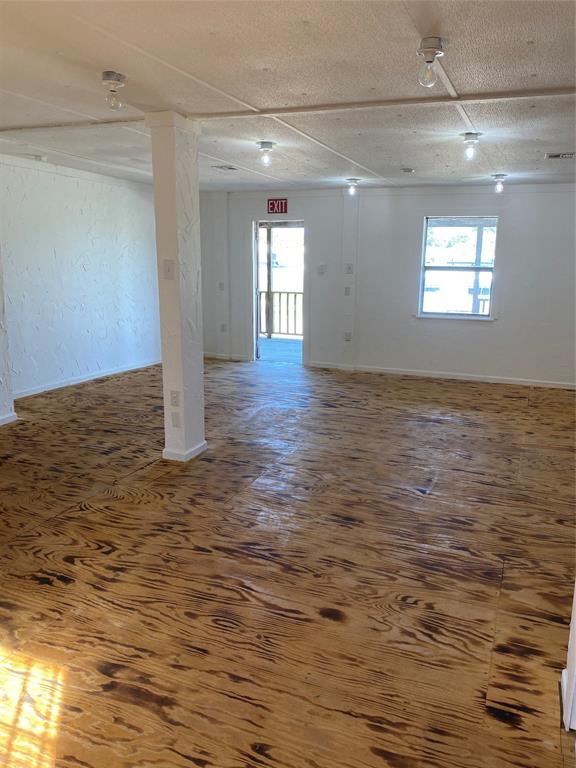 Laguna Park - Commercial Lease