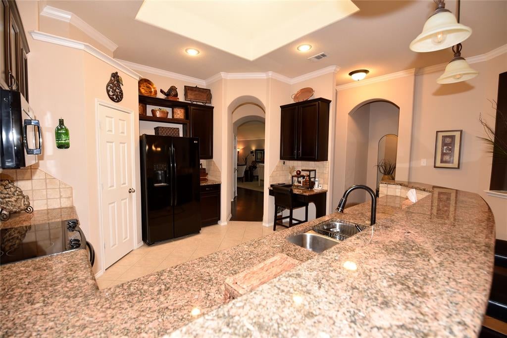 4121 Cadena Road