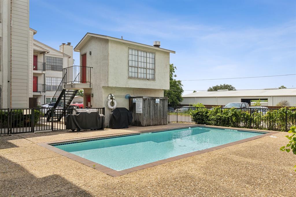 Hillcrest Hollows Condo - Residential